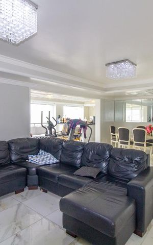 Apartamento à venda com 300m², 4 quartos e 2 vagasSala