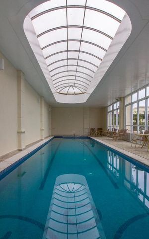 Apartamento à venda com 300m², 4 quartos e 2 vagasÁrea comum - Piscina Aquecida