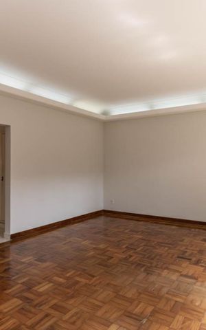 Casa à venda com 430m², 3 quartos e 6 vagas Casa à venda com 430m², 3 quartos e 6 vagasSala 1