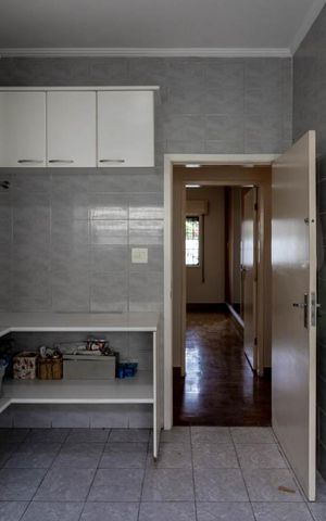 Casa à venda com 430m², 3 quartos e 6 vagas Casa à venda com 430m², 3 quartos e 6 vagasÁrea de Serviço