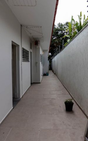 Casa à venda com 430m², 3 quartos e 6 vagas Casa à venda com 430m², 3 quartos e 6 vagasárea externa