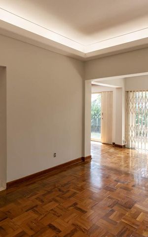 Casa à venda com 430m², 3 quartos e 6 vagas Casa à venda com 430m², 3 quartos e 6 vagasSala 2