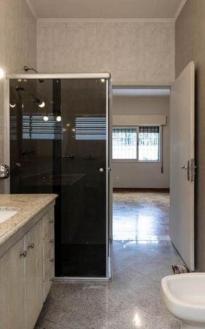 Casa à venda com 430m², 3 quartos e 6 vagas Casa à venda com 430m², 3 quartos e 6 vagasSuíte