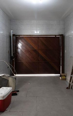 Casa à venda com 430m², 3 quartos e 6 vagas Casa à venda com 430m², 3 quartos e 6 vagasGaragem
