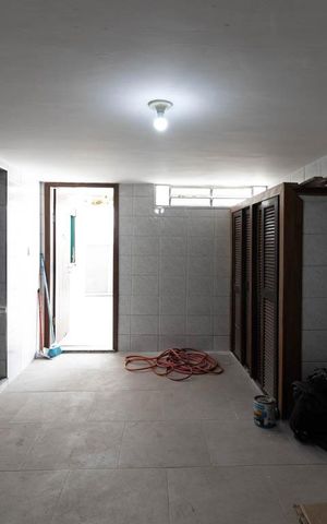 Casa à venda com 430m², 3 quartos e 6 vagas Casa à venda com 430m², 3 quartos e 6 vagasGaragem
