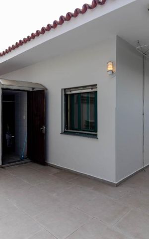 Casa à venda com 430m², 3 quartos e 6 vagas Casa à venda com 430m², 3 quartos e 6 vagasárea externa