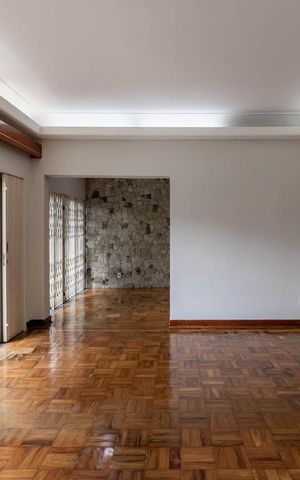 Casa à venda com 430m², 3 quartos e 6 vagas Casa à venda com 430m², 3 quartos e 6 vagasSala 1