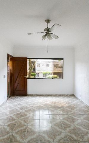 Casa à venda com 280m², 3 quartos e 8 vagasSala
