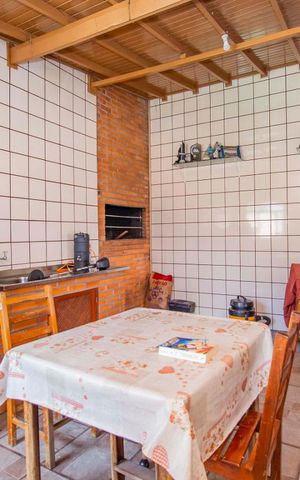 Casa à venda com 258m², 3 quartos e 3 vagas Churrasqueira