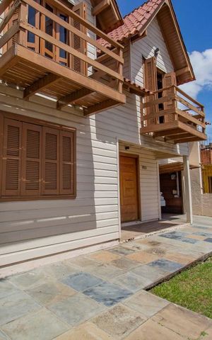 Casa à venda com 258m², 3 quartos e 3 vagasFachada da Casa 