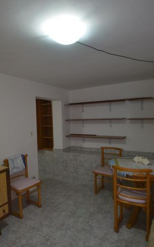 Casa à venda com 50m², 1 quarto e 1 vagaSala