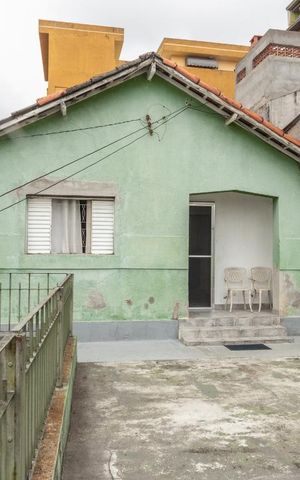 Casa à venda com 252m², 2 quartos e 5 vagas Casa à venda com 252m², 2 quartos e 5 vagasTerraço