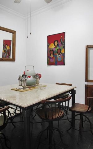 Casa à venda com 750m², 4 quartos e 6 vagasSala