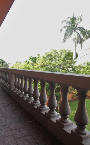 Casa à venda com 750m², 4 quartos e 6 vagasVaranda