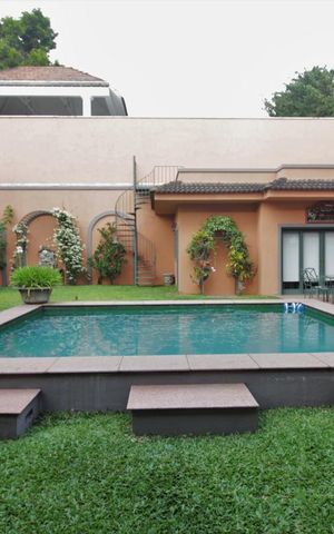 Casa à venda com 750m², 4 quartos e 6 vagasÁrea Externa