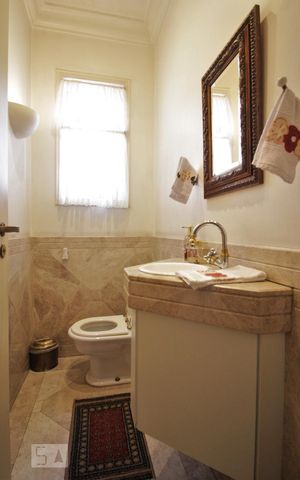 Casa à venda com 750m², 4 quartos e 6 vagasLavabo