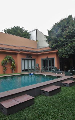 Casa à venda com 750m², 4 quartos e 6 vagasÁrea Externa