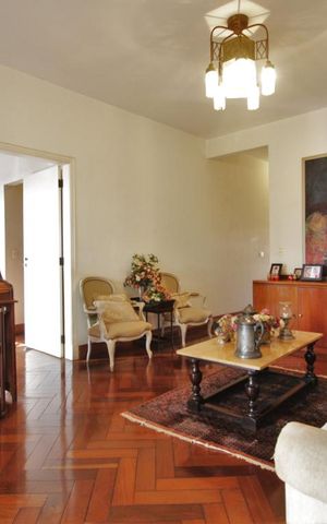 Casa à venda com 750m², 4 quartos e 6 vagasCorredor
