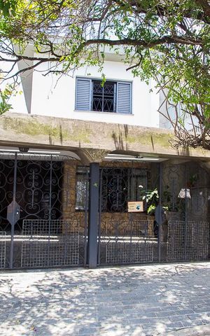 Casa à venda com 216m², 4 quartos e 3 vagasFachada