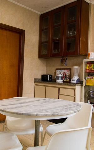Casa à venda com 216m², 4 quartos e 3 vagasCozinha