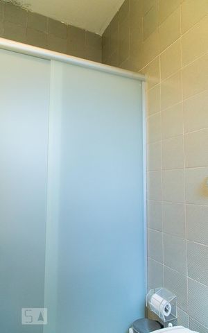 Casa à venda com 216m², 4 quartos e 3 vagasBanheiro da suíte 1