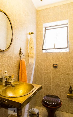 Casa à venda com 216m², 4 quartos e 3 vagasLavabo