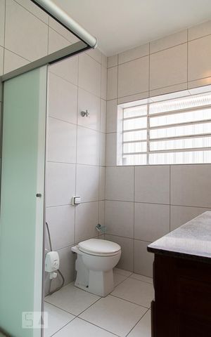 Casa à venda com 216m², 4 quartos e 3 vagasBanheiro social