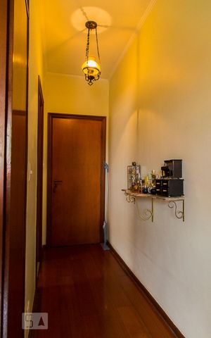 Casa à venda com 216m², 4 quartos e 3 vagasSuíte 2 