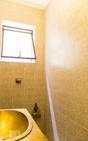 Casa à venda com 216m², 4 quartos e 3 vagasLavabo