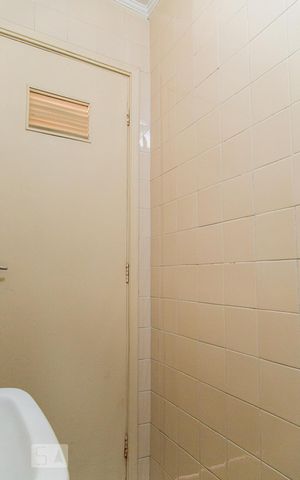 Casa à venda com 216m², 4 quartos e 3 vagasBanheiro de serviço