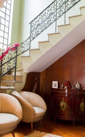Casa à venda com 216m², 4 quartos e 3 vagasSala central