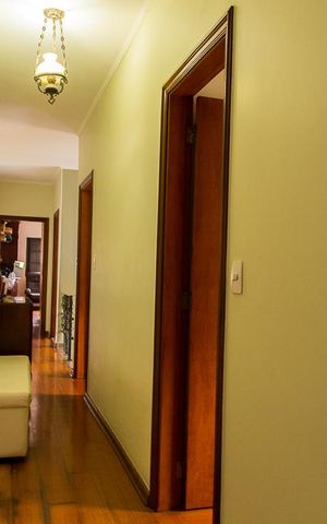 Casa à venda com 216m², 4 quartos e 3 vagasCorredor
