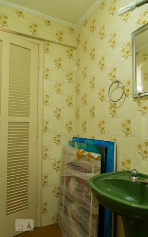 Casa à venda com 216m², 4 quartos e 3 vagasBanheiro da edícula