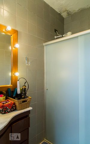Casa à venda com 216m², 4 quartos e 3 vagasBanheiro da suíte 1