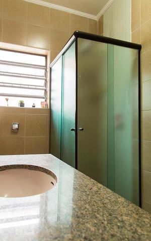 Casa à venda com 216m², 4 quartos e 3 vagasBanheiro da suíte 2