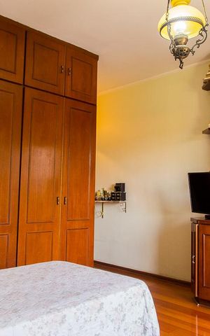 Casa à venda com 216m², 4 quartos e 3 vagasSuíte 2