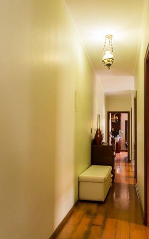 Casa à venda com 216m², 4 quartos e 3 vagasCorredor