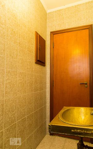 Casa à venda com 216m², 4 quartos e 3 vagasLavabo