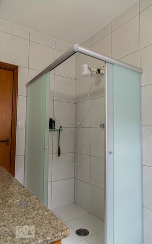 Casa à venda com 216m², 4 quartos e 3 vagasBanheiro social