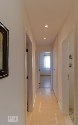Apartamento para alugar com 73m², 3 quartos e 2 vagas Apartamento para alugar com 73m², 3 quartos e 2 vagasCorredor