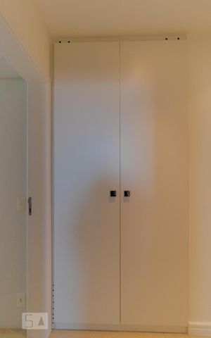 Apartamento para alugar com 73m², 3 quartos e 2 vagas Apartamento para alugar com 73m², 3 quartos e 2 vagasCorredor - Armário