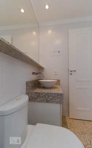 Apartamento para alugar com 73m², 3 quartos e 2 vagas Apartamento para alugar com 73m², 3 quartos e 2 vagasBanheiro