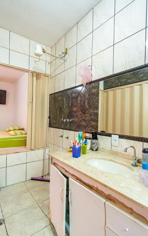 Casa à venda com 345m², 4 quartos e 3 vagas Casa à venda com 345m², 4 quartos e 3 vagasBanheiro do Quarto 2
