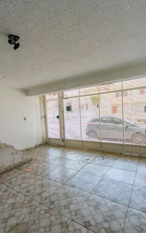 Casa à venda com 345m², 4 quartos e 3 vagas Casa à venda com 345m², 4 quartos e 3 vagasGaragem
