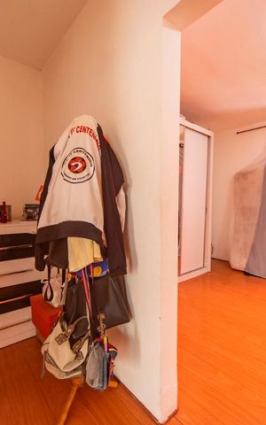 Casa à venda com 345m², 4 quartos e 3 vagas Casa à venda com 345m², 4 quartos e 3 vagasQuarto 2