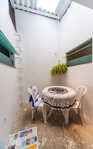 Casa à venda com 345m², 4 quartos e 3 vagas Casa à venda com 345m², 4 quartos e 3 vagasJardim de inverno