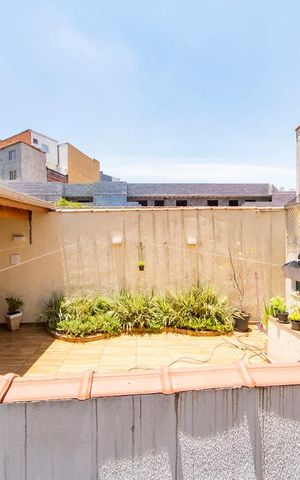 Casa à venda com 345m², 4 quartos e 3 vagas Casa à venda com 345m², 4 quartos e 3 vagasVista da Sala da casa2