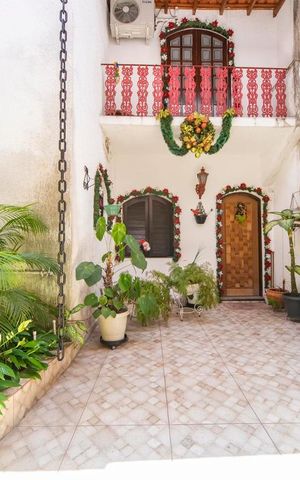 Casa à venda com 345m², 4 quartos e 3 vagas Casa à venda com 345m², 4 quartos e 3 vagasJardim e quintal