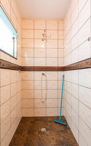 Casa à venda com 345m², 4 quartos e 3 vagas Casa à venda com 345m², 4 quartos e 3 vagasBanheiro do Quarto 1