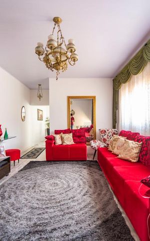Casa à venda com 345m², 4 quartos e 3 vagas Casa à venda com 345m², 4 quartos e 3 vagasSala da casa2